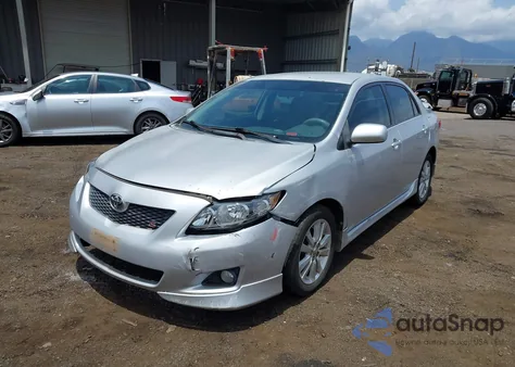 2010 Toyota Corolla S z USA, uszkodzony, nr VIN 2T1BU4EE3AC524100